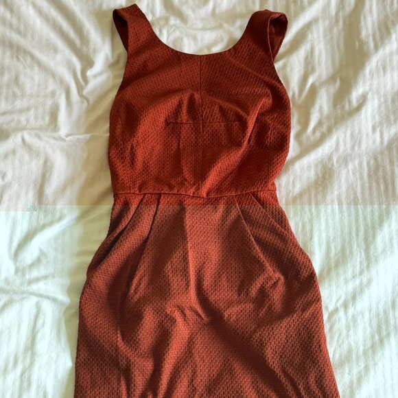 F21 Burnt Orange-Red Sleeveless Houndstooth Dress with Cross Back Detail - Picture 2 of 7